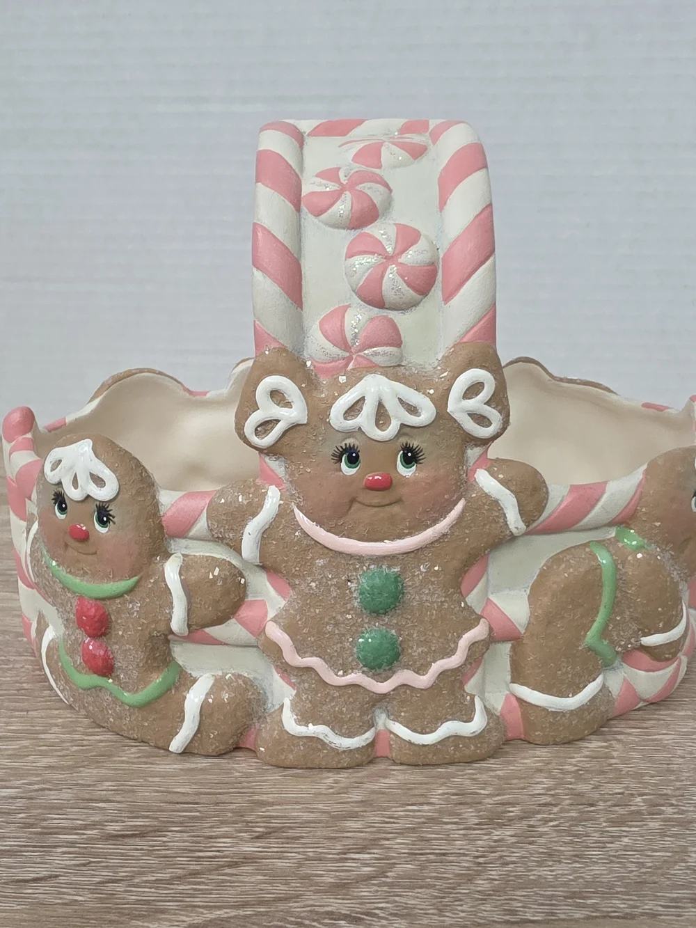 Vintage 1995 Ceramic Gingerbread Women Basket With Handle 8 1/2 in x 6 1/4 in